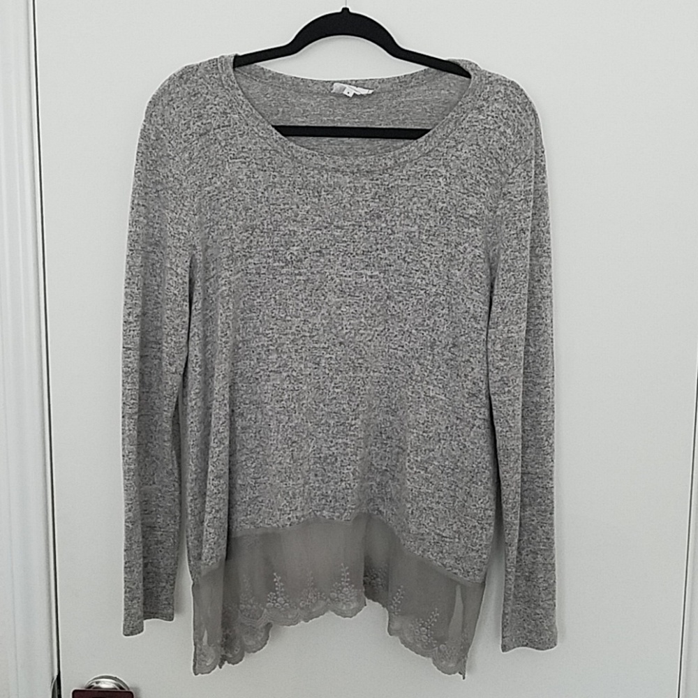 Gray long-sleeved top